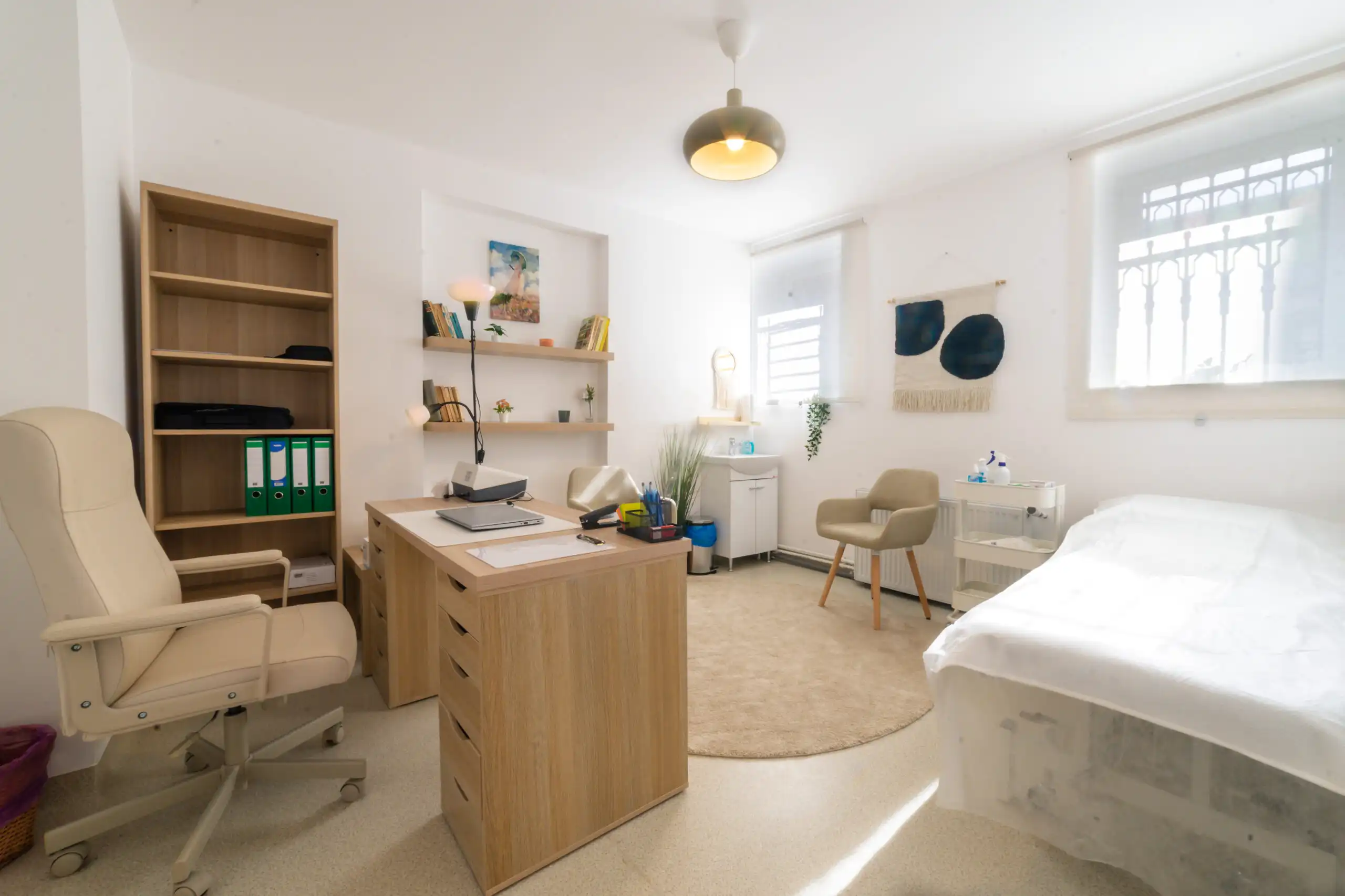 https://medical-hub.ro/wp-content/uploads/2023/06/DSC007-scaled-2.webp