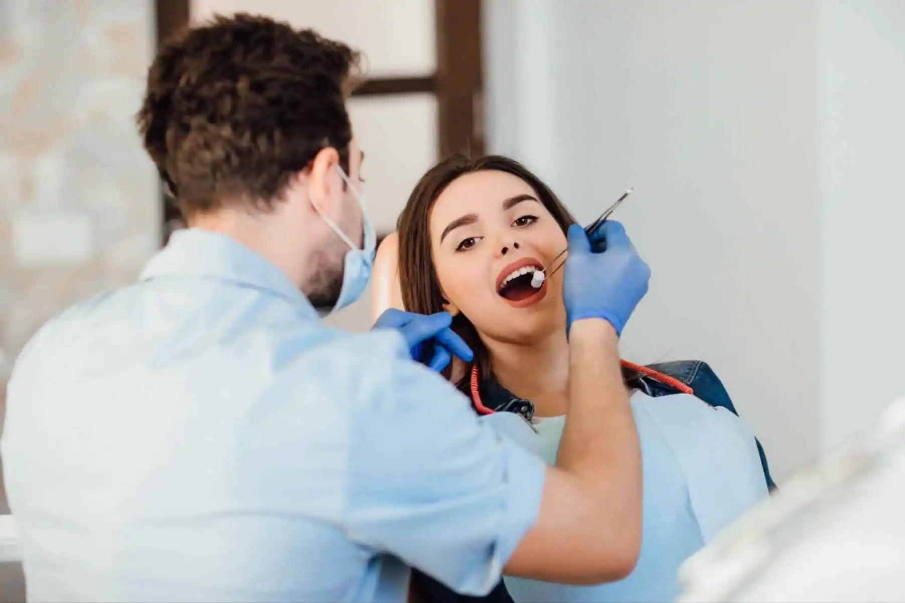 etape pentru aplicarea coroanelor dentare la clinica Medical Hub Bucuresti