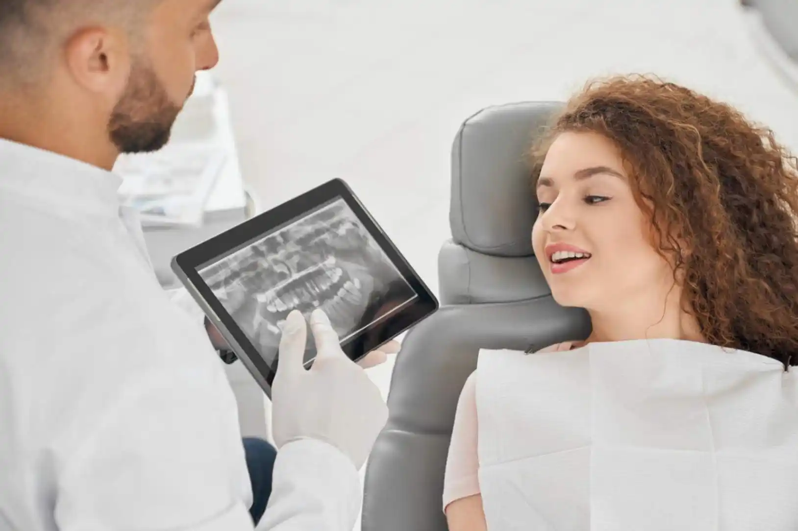 implanturi dentare care sunt etapele procedurii de aplicare a implanturilor dentare la clinica Medical Hub Bucuresti